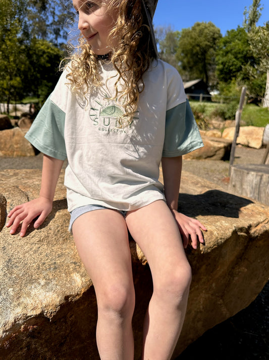 Arlo Tee